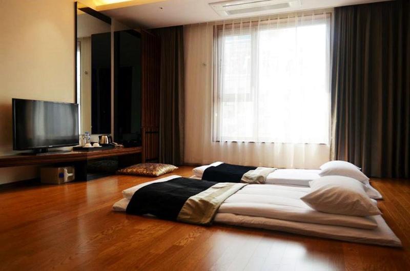 Hotel Leo Jeju Bagian luar foto